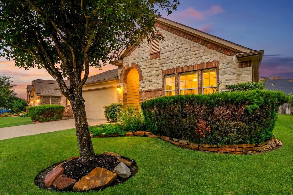 22206 Wenbury Drive, Tomball
