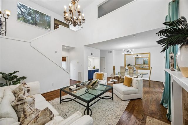 2555 Bering Drive 1, Houston