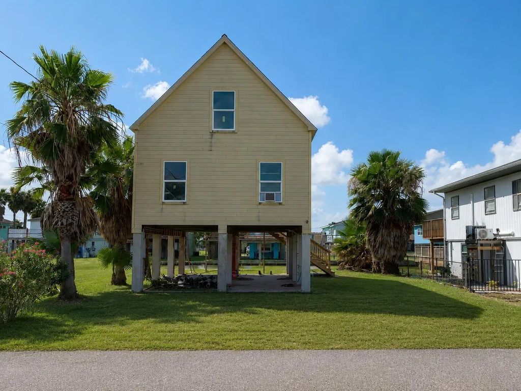 88 Bayou Vista Drive, Hitchcock