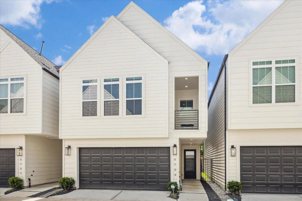 5723 White Magnolia Street, Houston