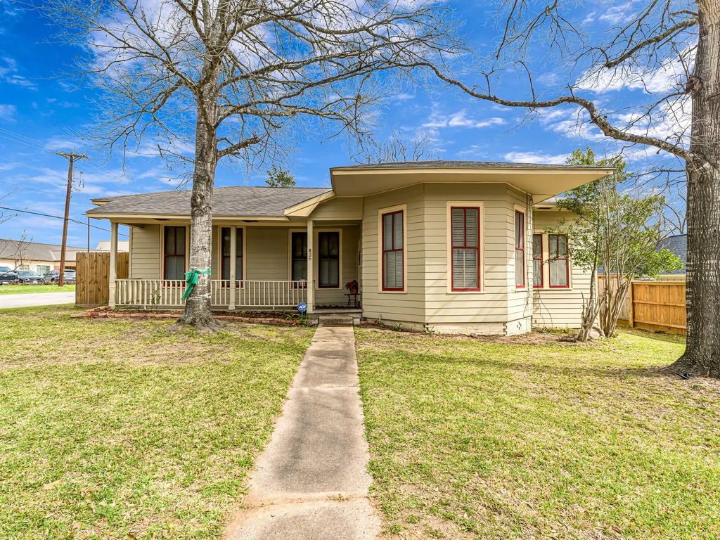 26 W Austin Street, Bellville