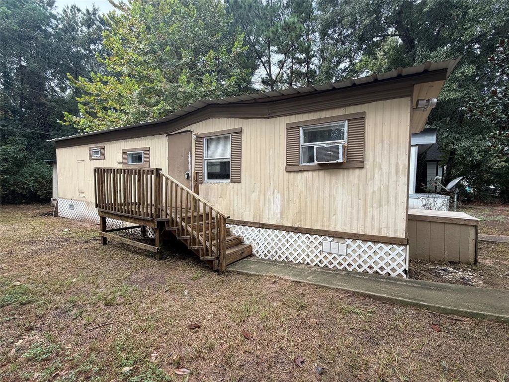 914 Queenswood, Montgomery