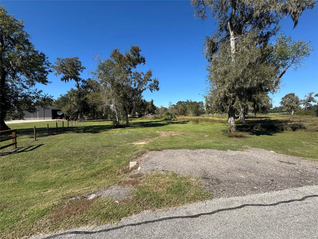 684 Avenue A, Sweeny