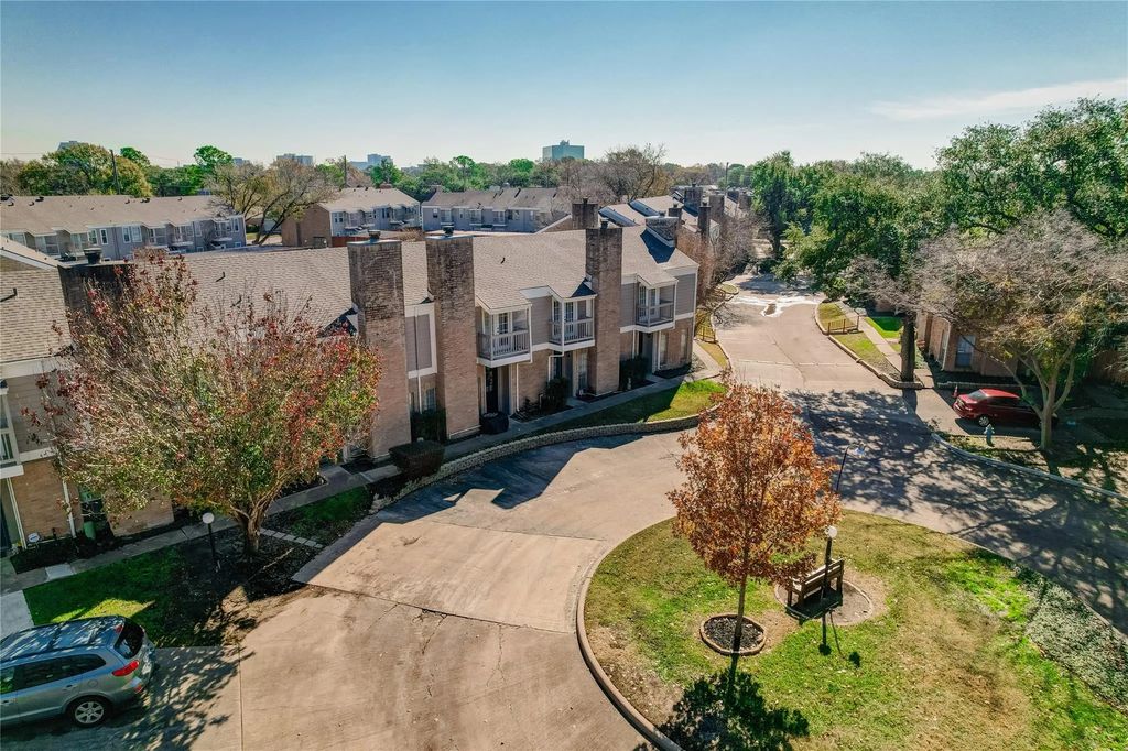 11710 Southlake Drive 40, Houston