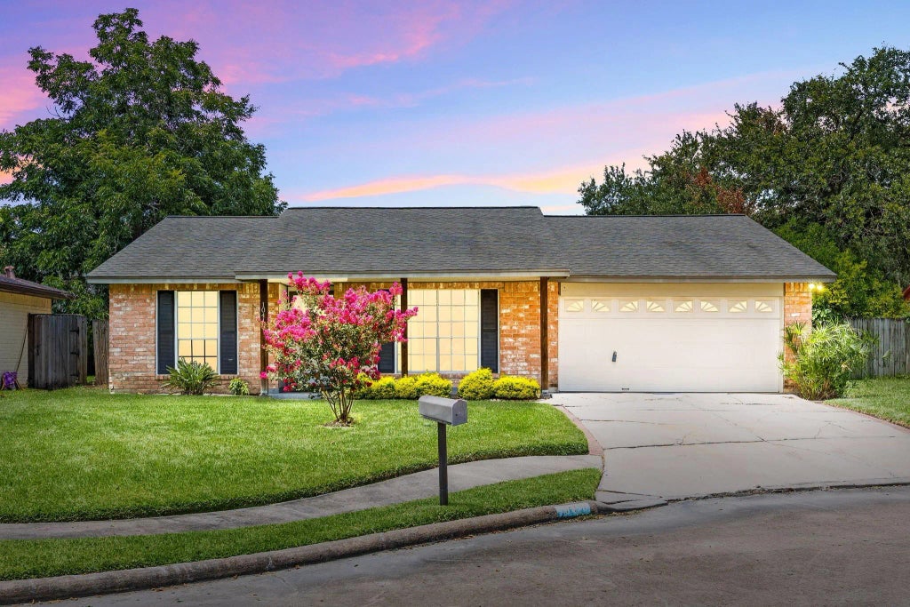 10410 Cedartowne Lane, Sugar Land