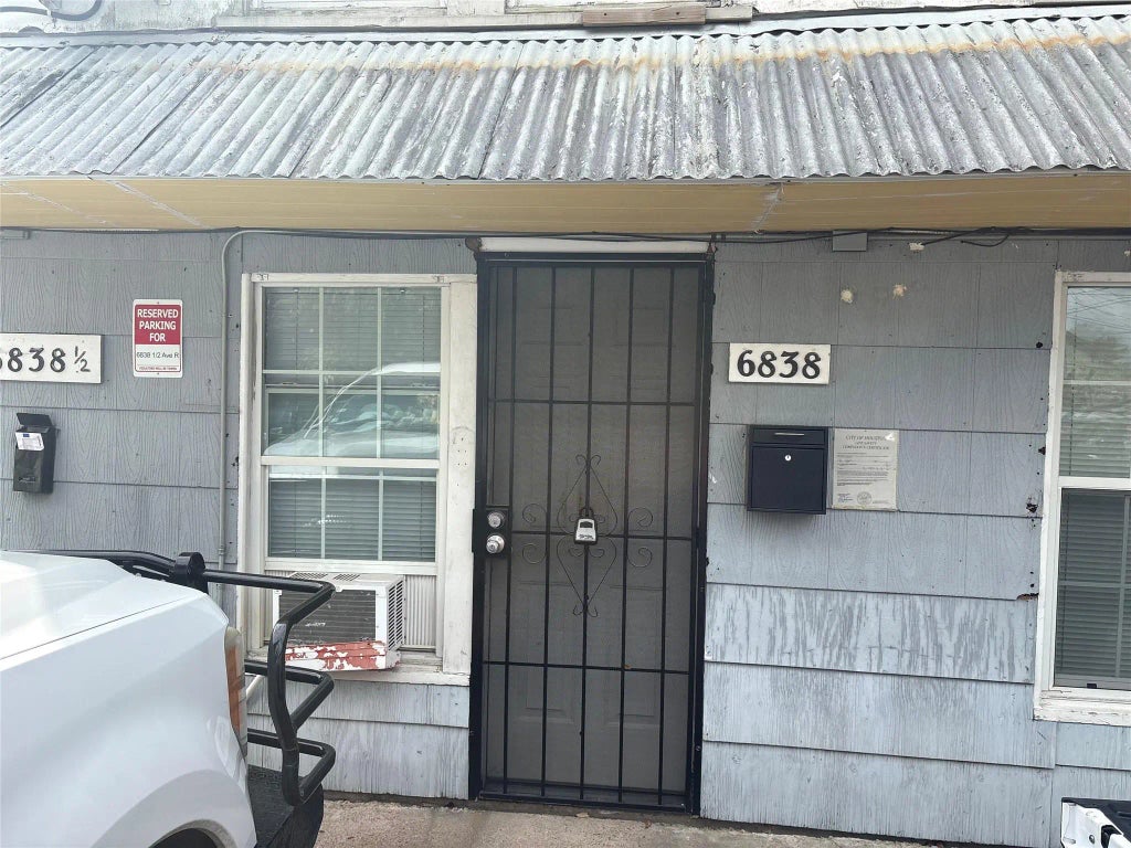 6838 Avenue R, Houston