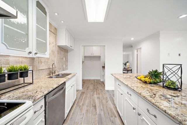 6434 Burgoyne Road 109, Houston
