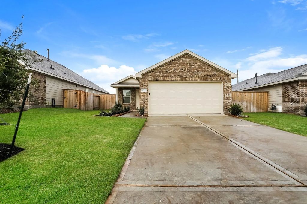 423 Jewett Meadow Drive, Magnolia