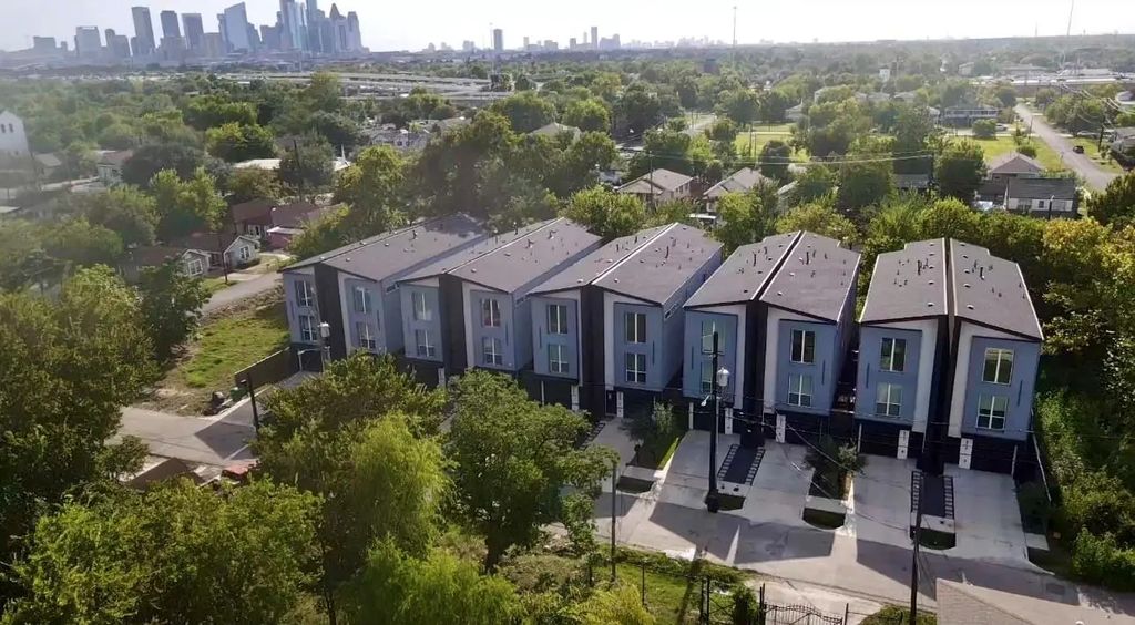 2205 Staples Street C, Houston