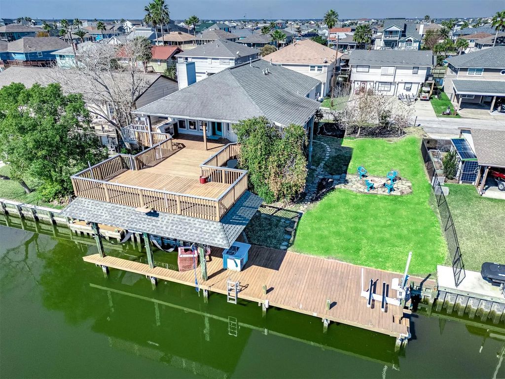 837 Marlin Street, Bayou Vista