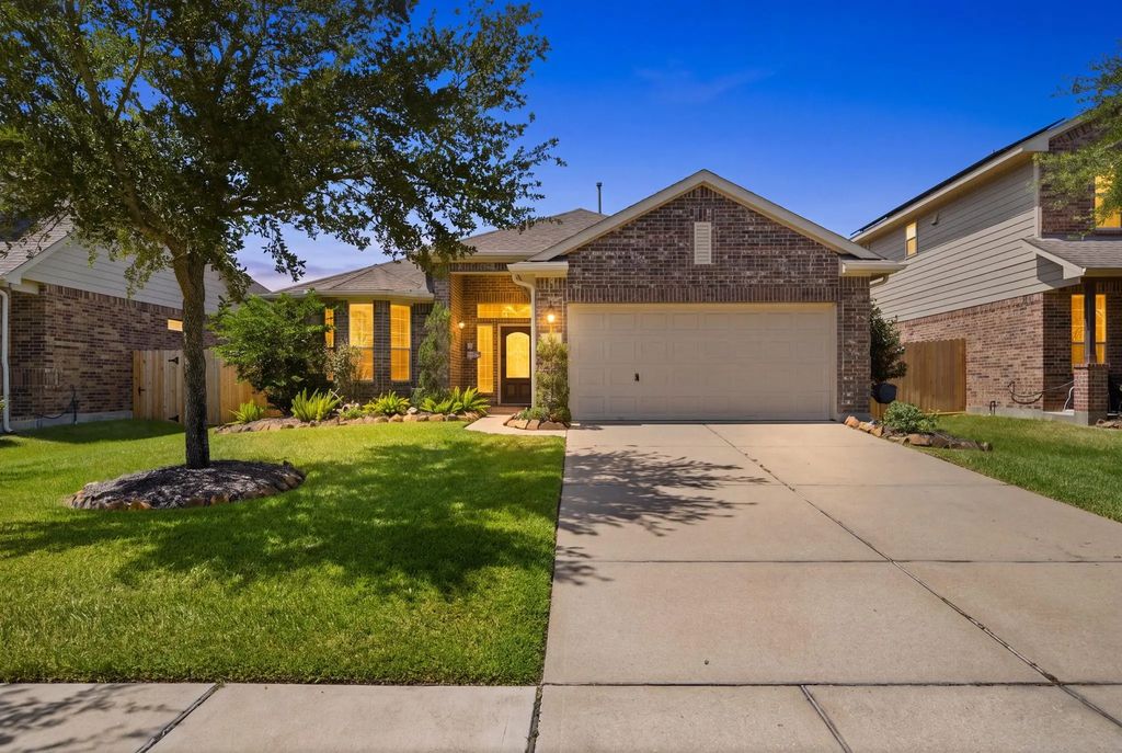 2421 Santiago Lane, League City