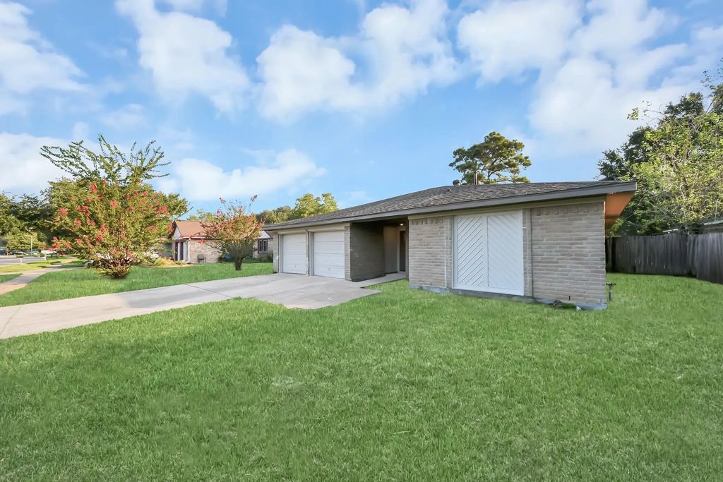 22614 Smokey Hill Drive, Katy