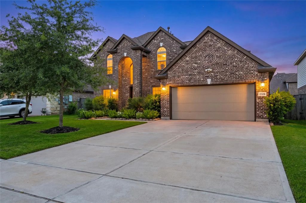 2328 Majestic Fairway Lane, League City