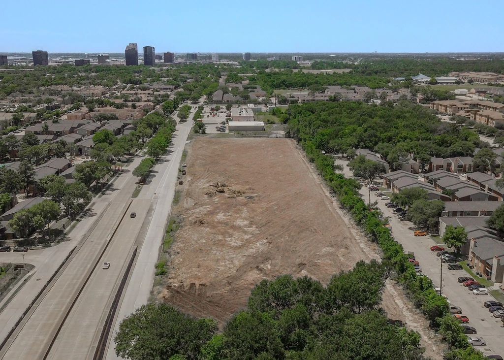 1003 Greens Road, Houston