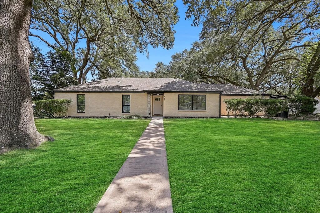 801 S Jackson Street, Alvin