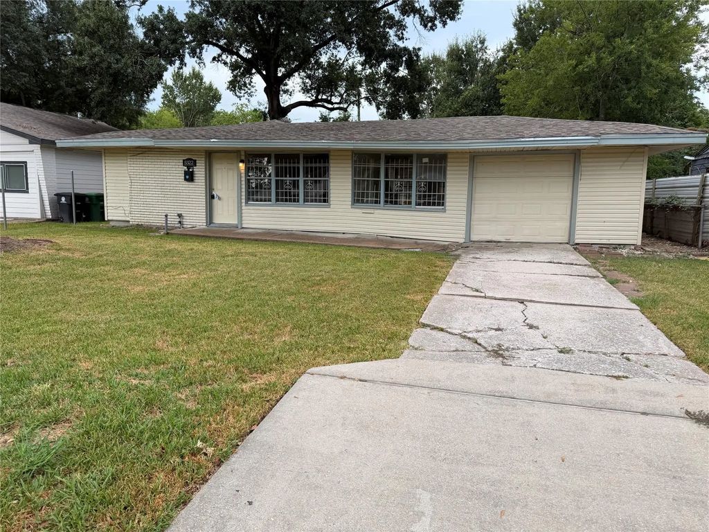 5322 Dewberry Street, Houston