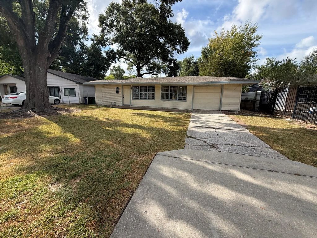 5322 Dewberry Street, Houston