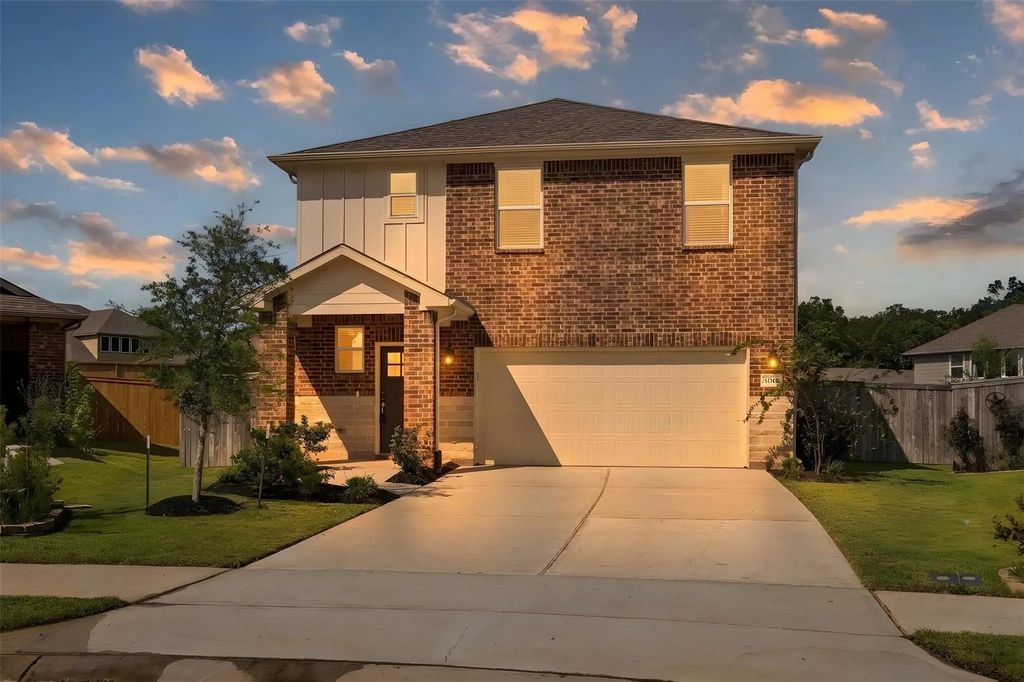 2046 West Darlington Oak Ct, Conroe