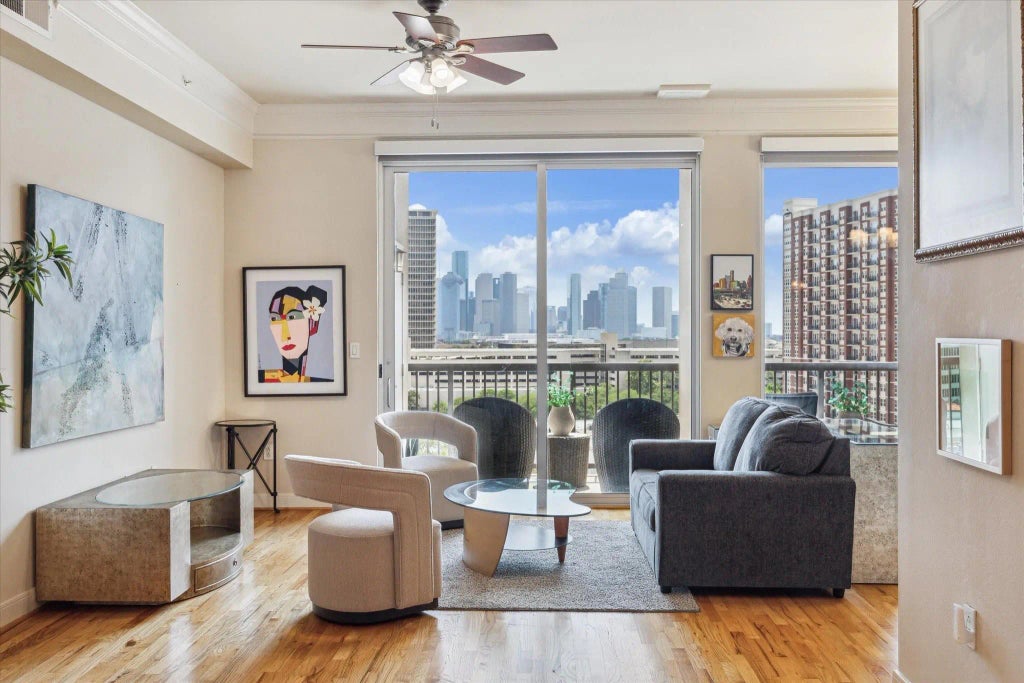 3333 Allen Parkway 1004, Houston