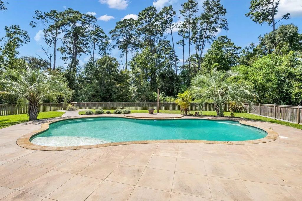16634 Savannah Drive, Splendora