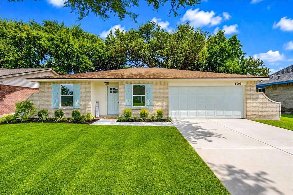 5002 Meadow Place Drive, La Porte