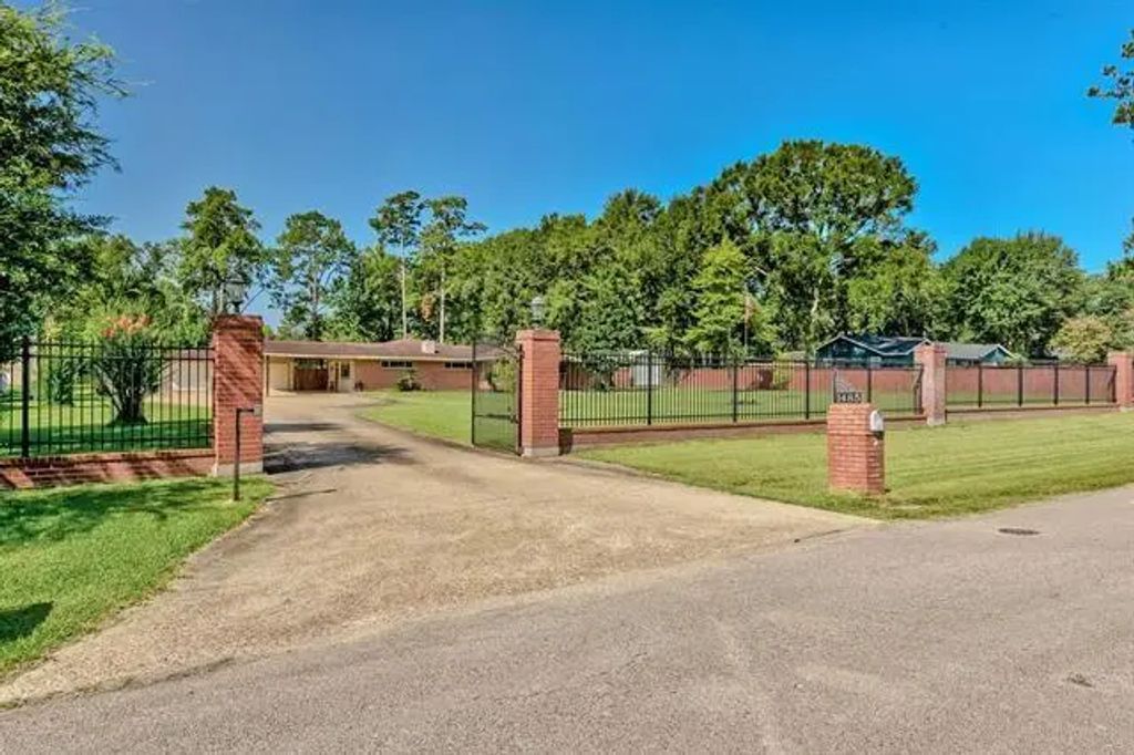 1485 Old Highway 418, Silsbee