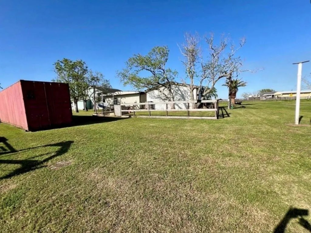 5107 County Road 469, Brazoria