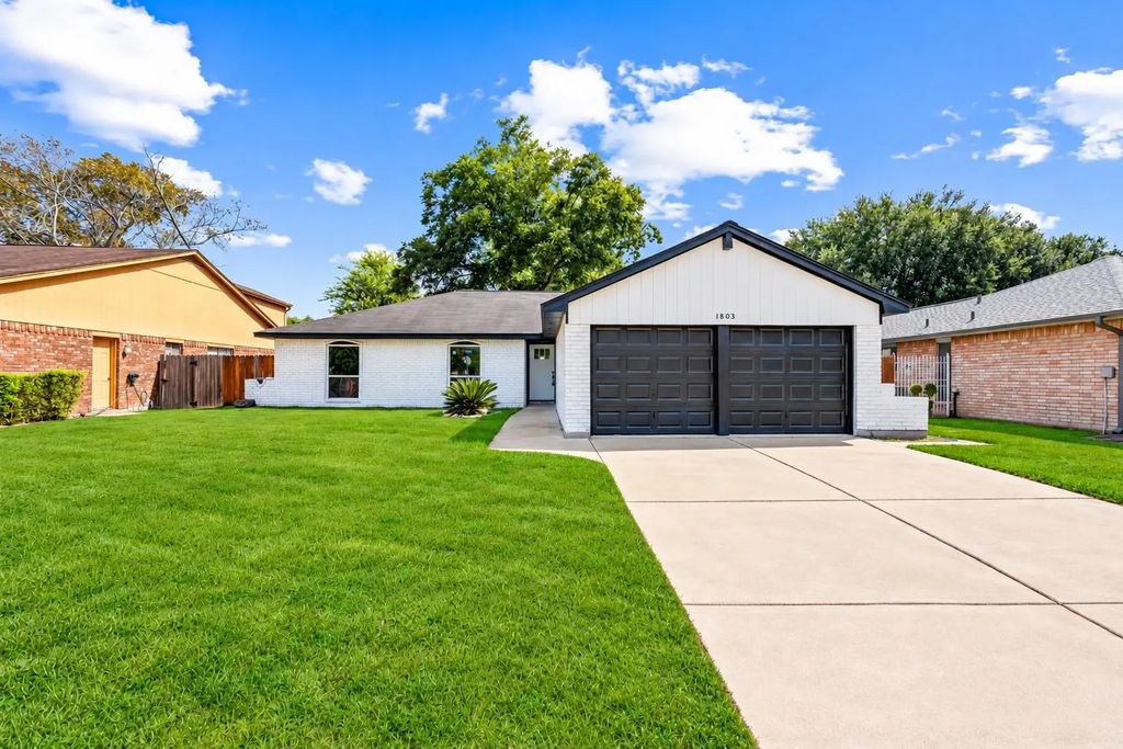 1803 Thornbrook Drive, Missouri City