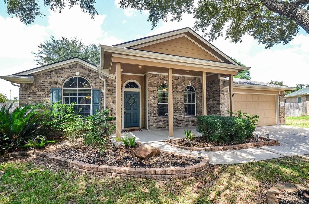 22922 Antiqua Estates Court, Conroe