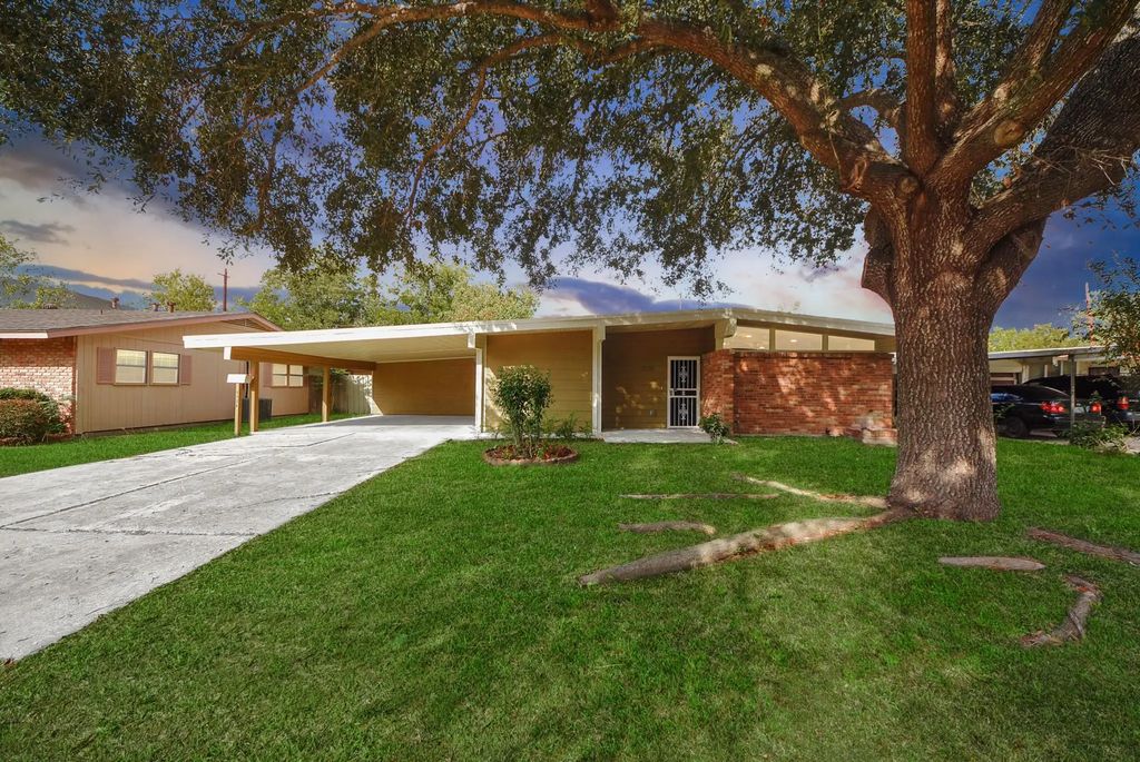5326 Heatherbrook Drive, Houston