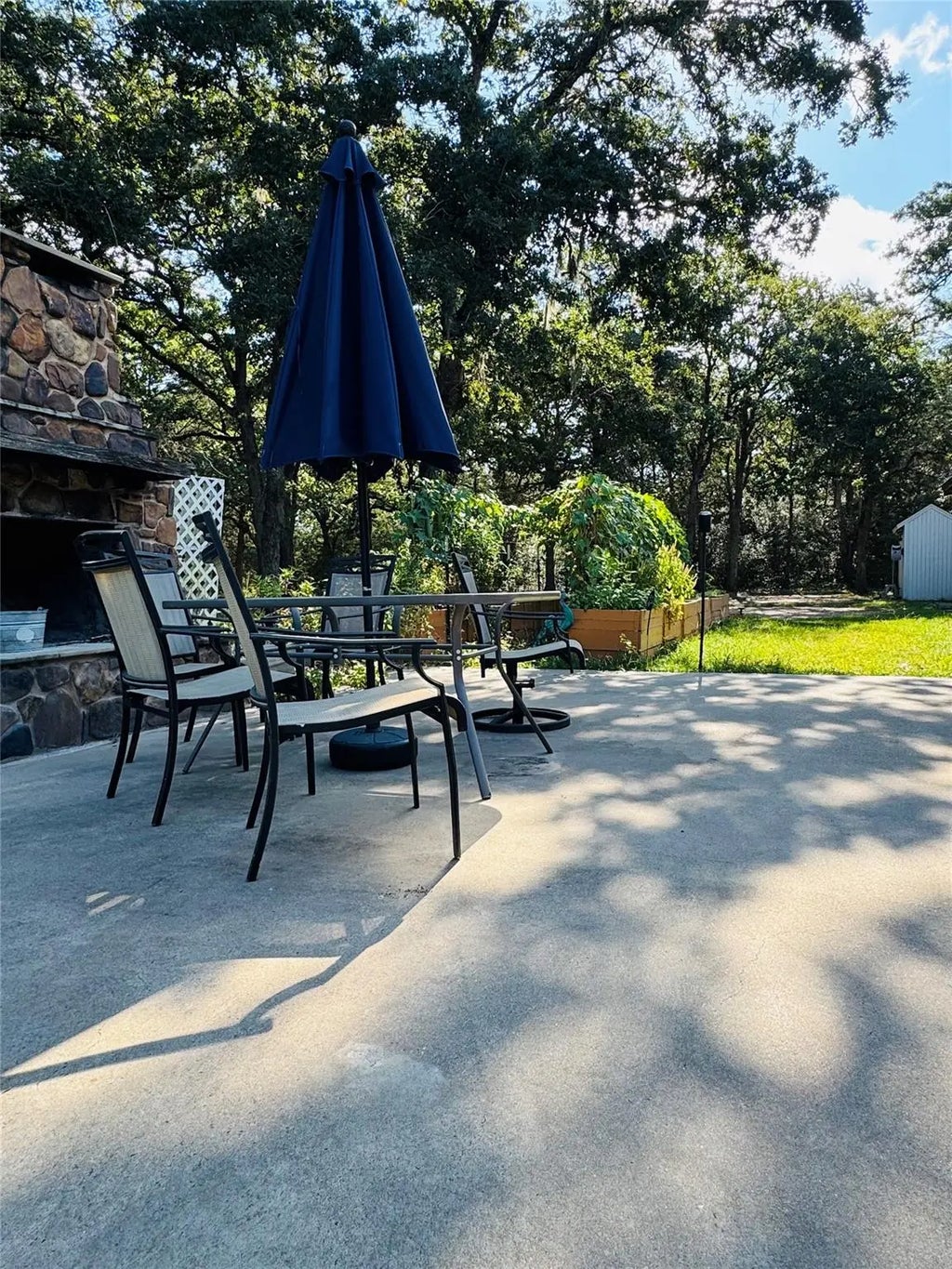 1760 County Road 215, Weimar