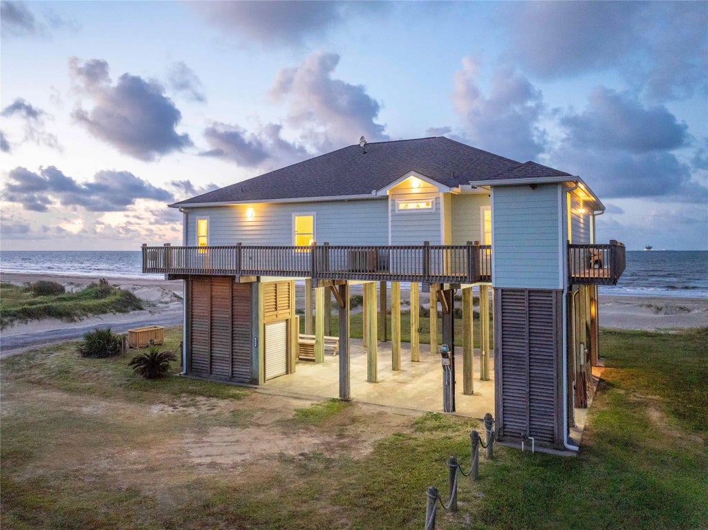 841 Buell, Crystal Beach