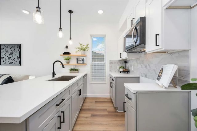 5809 Senior Street, Houston