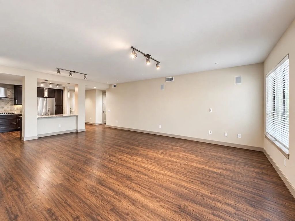 10401 Town And Country St Way 204, Houston