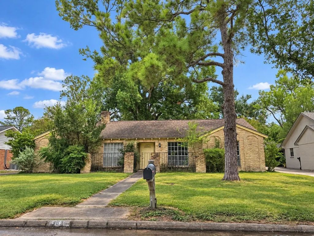 9835 Moorberry Lane, Houston