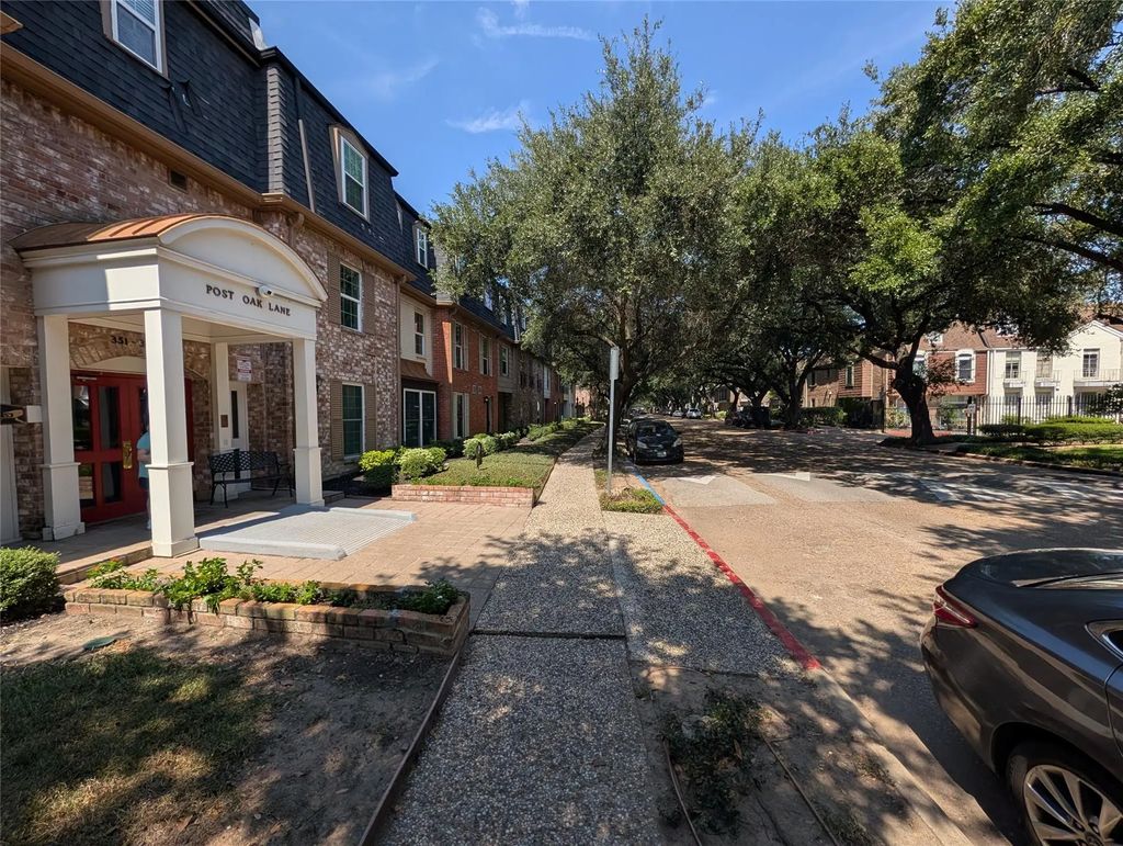 355 N Post Oak Lane 638, Houston