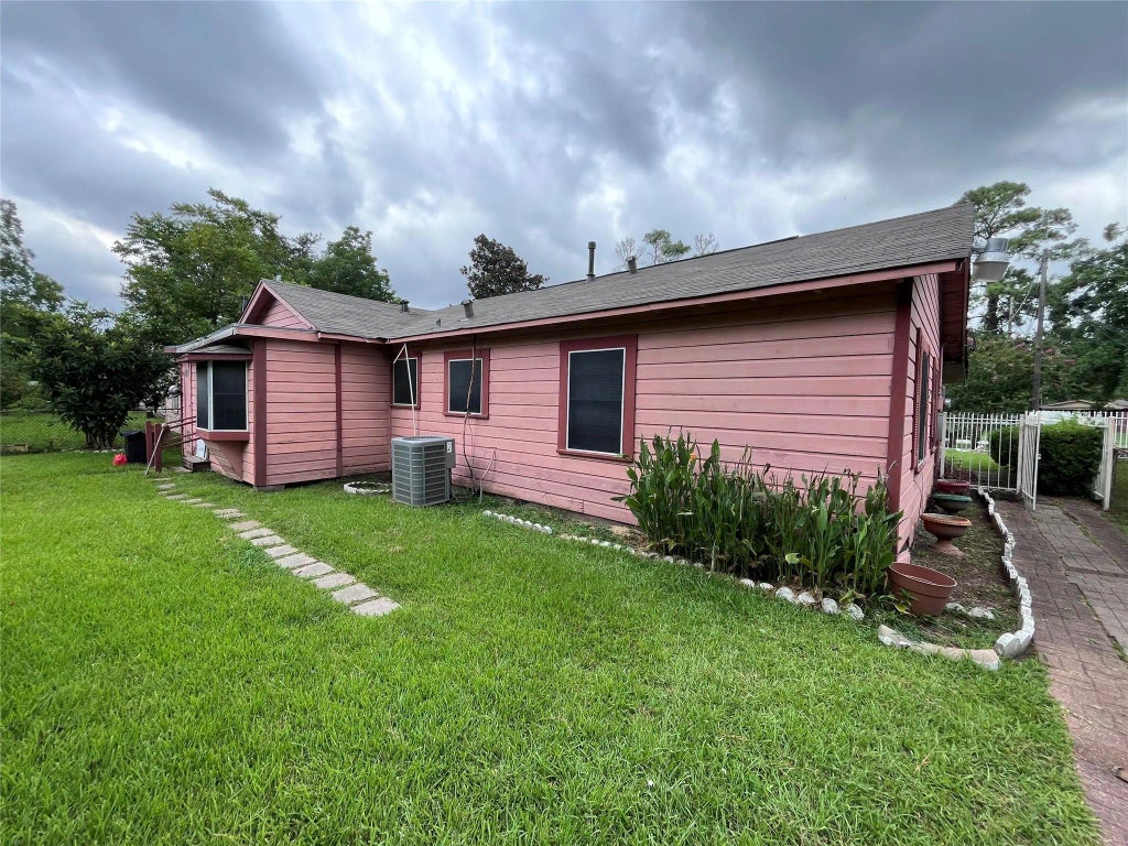 8018 Darlington Drive, Houston