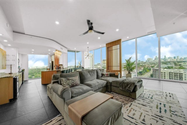 5925 Almeda Road 11317, Houston