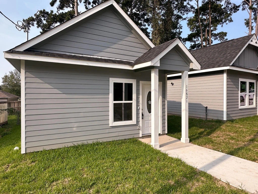 16821 W Forrestal, Montgomery