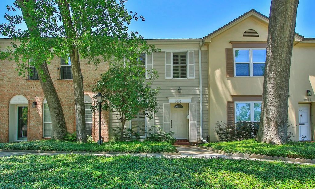 9656 Westview Drive 8, Houston