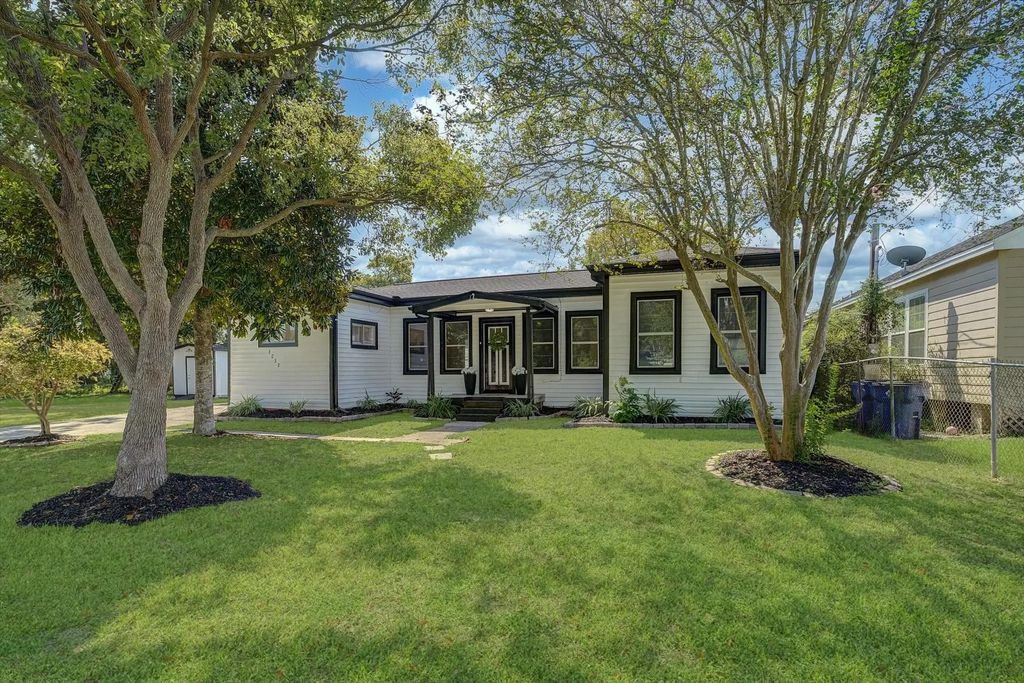 6405 Woodrow Street, Texas City