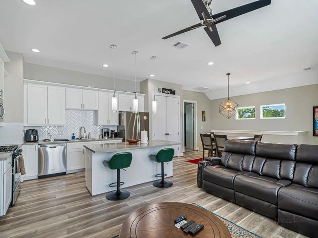 240 Julia Street A, Houston