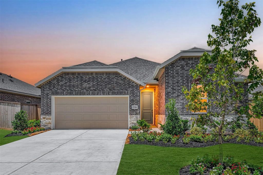 2911 Silver Frost Street, Angleton