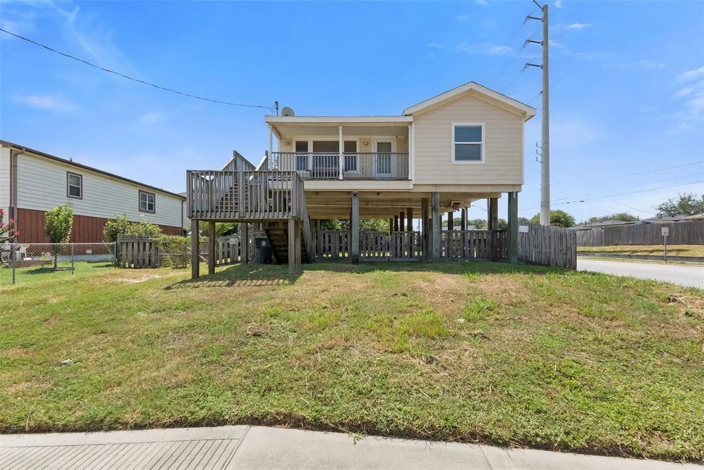 2001 67th Street, Galveston