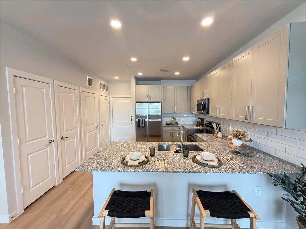 1610 Campbell Rd B1, Houston