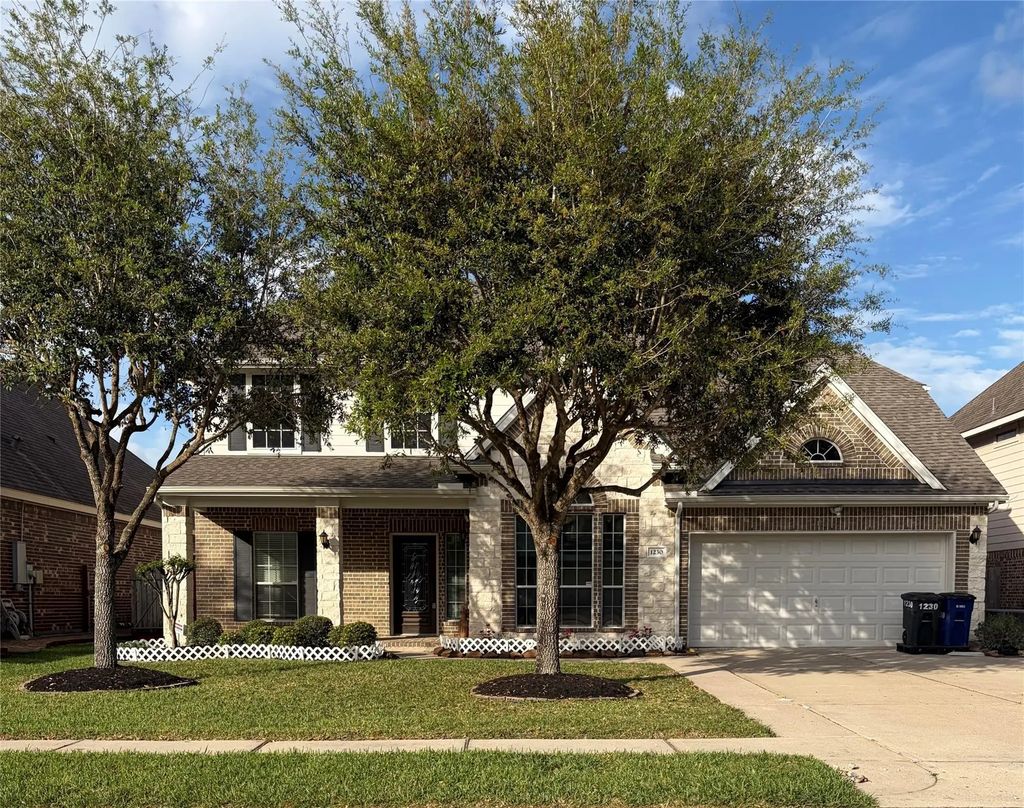 1230 Martinez Court, Friendswood