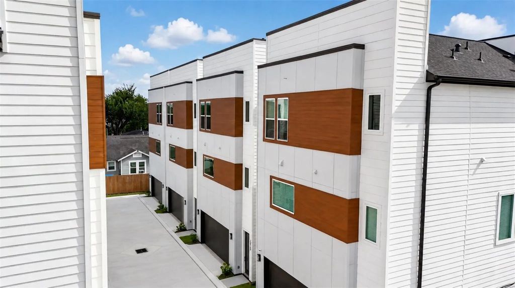 2423 Harrington Street, Houston