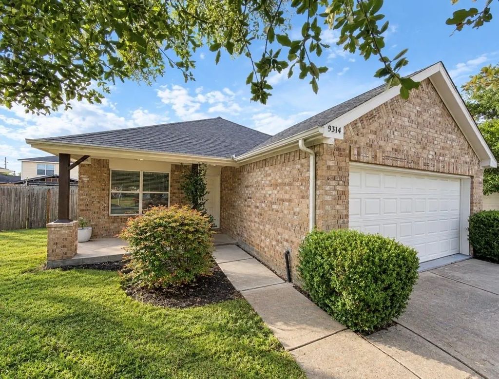 9314 Chamisal Court, Humble