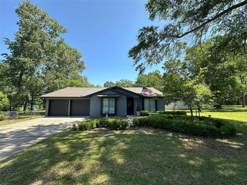 722 Indian Hill Boulevard, Livingston