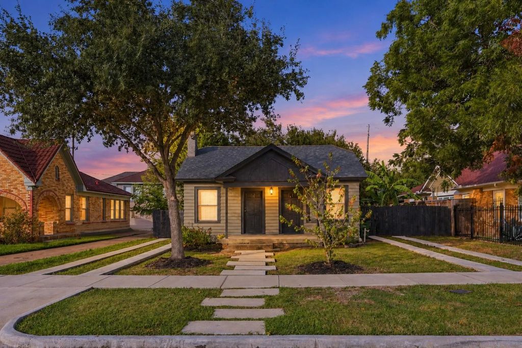 5129 Claremont Street, Houston